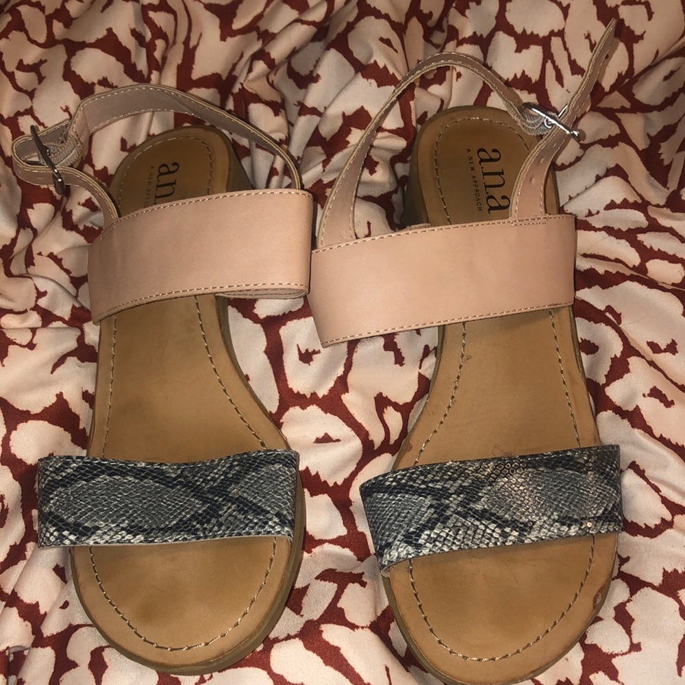 Cute summer sandals!
